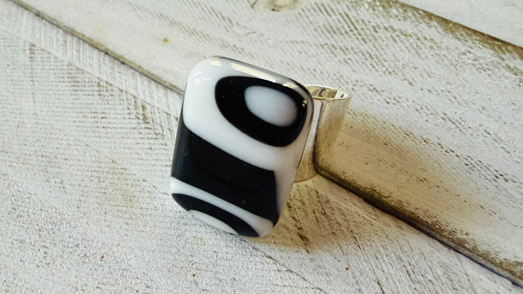 Black and White MOD Collection