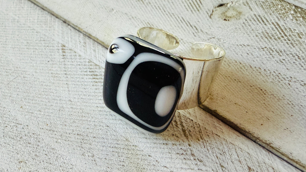 Black and White MOD Collection