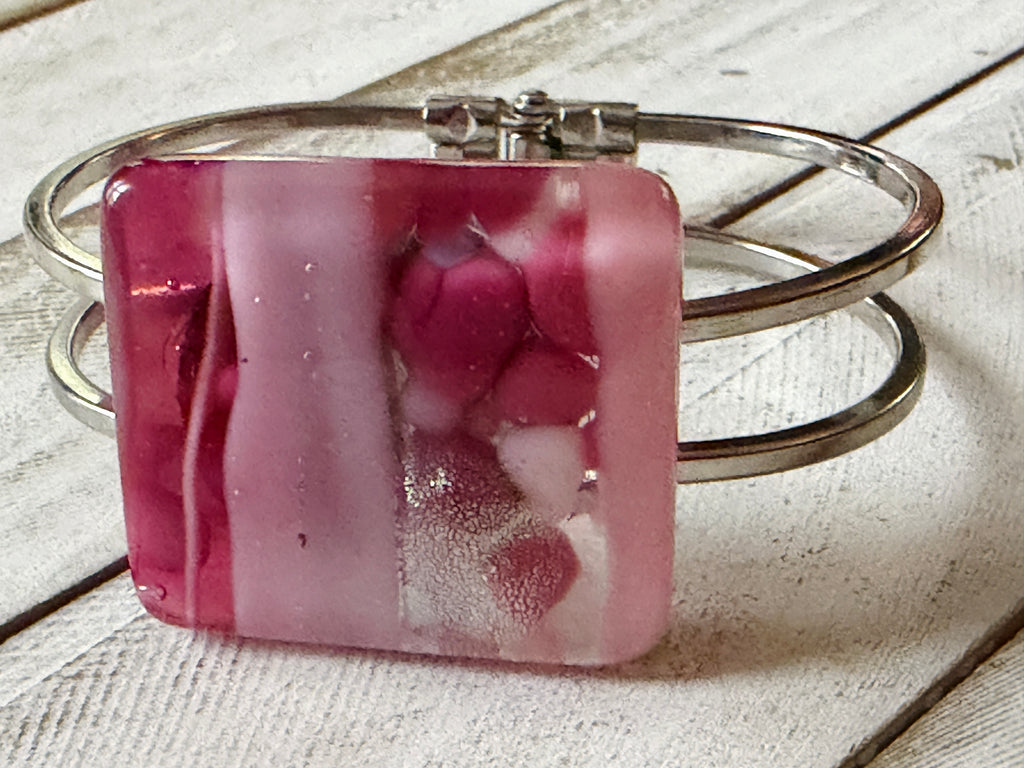 Romantic Glow spring load bracelet